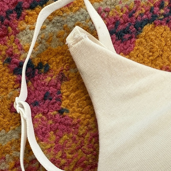 Hanes Women's White Bra with Logo Band NWOT - Picture 4 of 4